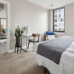 2Br Downtown Luxury Getaway