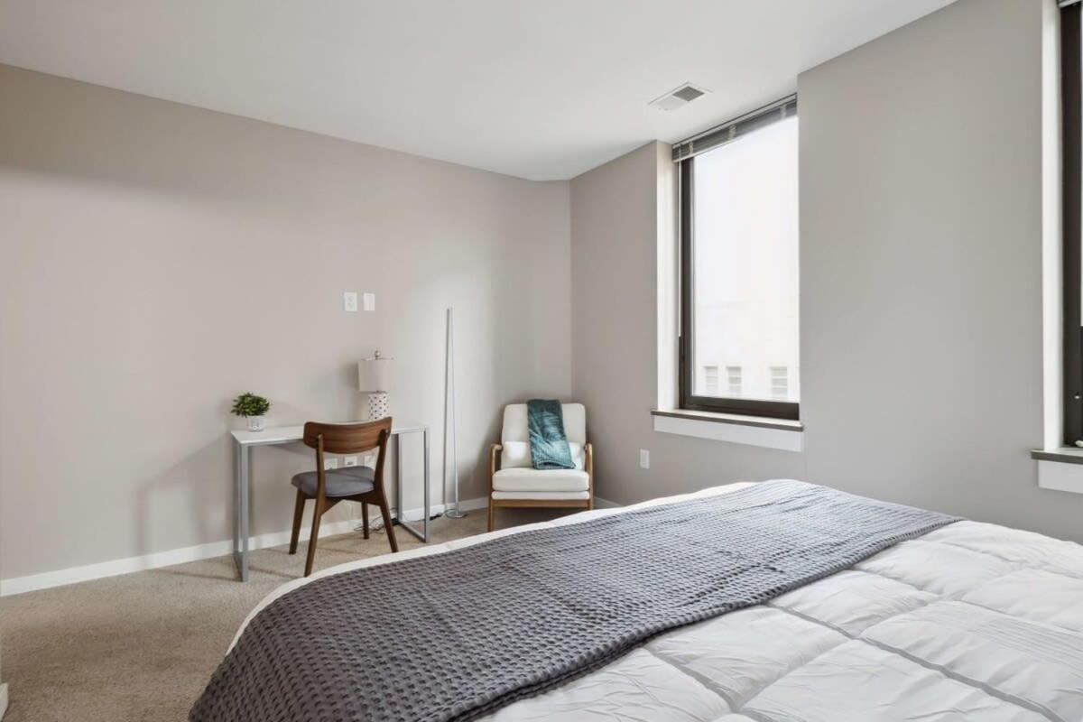 Apartment 2br Downtown Luxury Getaway Detroit