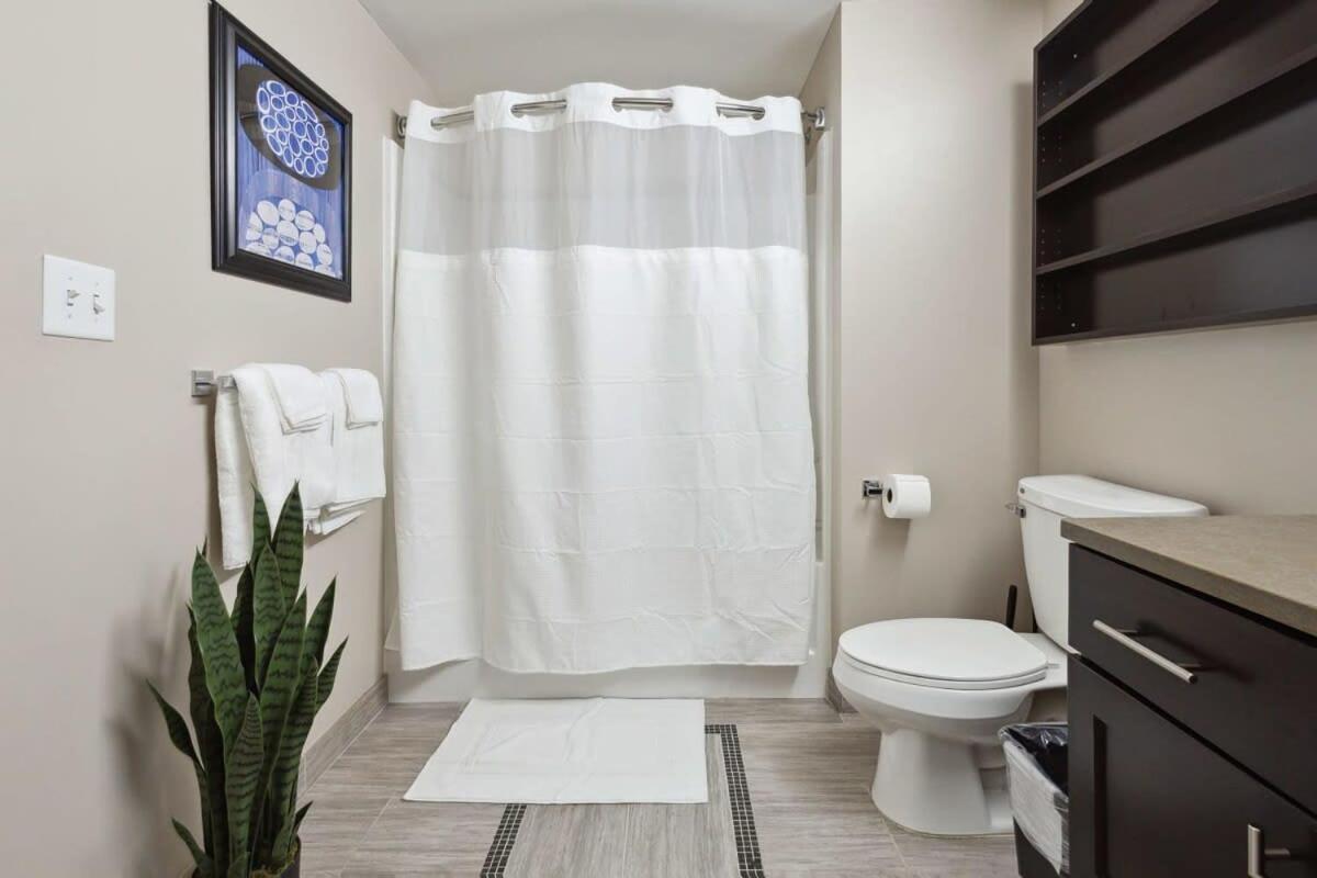 2br Downtown Luxury Getaway Apartment