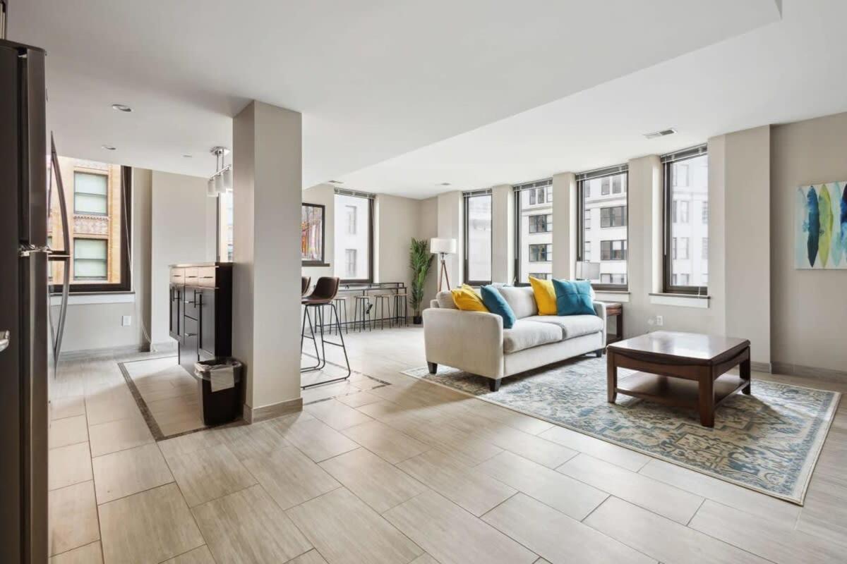Apartment 2br Downtown Luxury Getaway Detroit