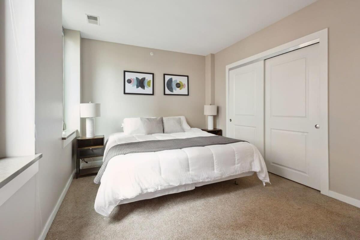 Apartment 2br Downtown Luxury Getaway Detroit