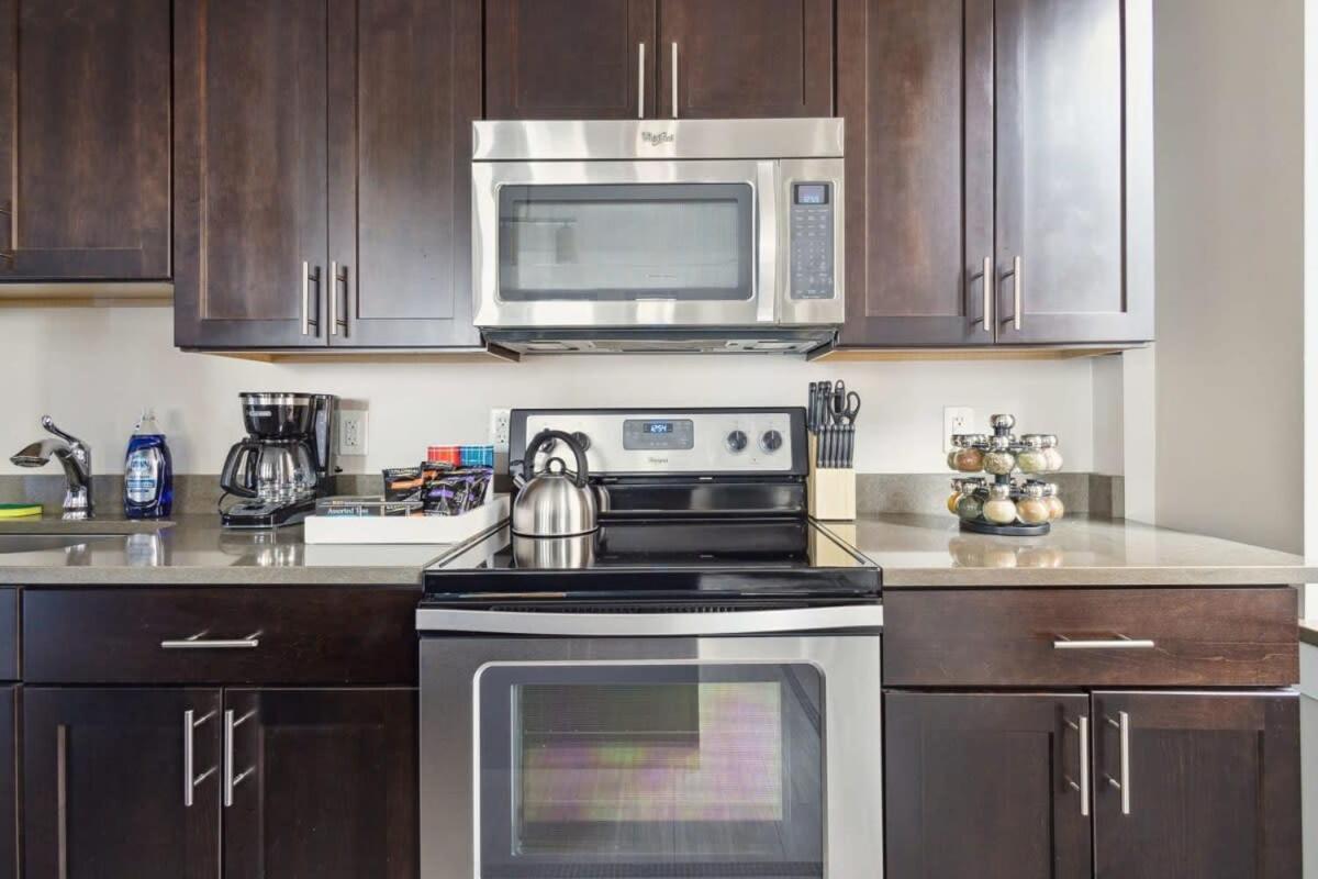 2br Downtown Luxury Getaway Apartment *