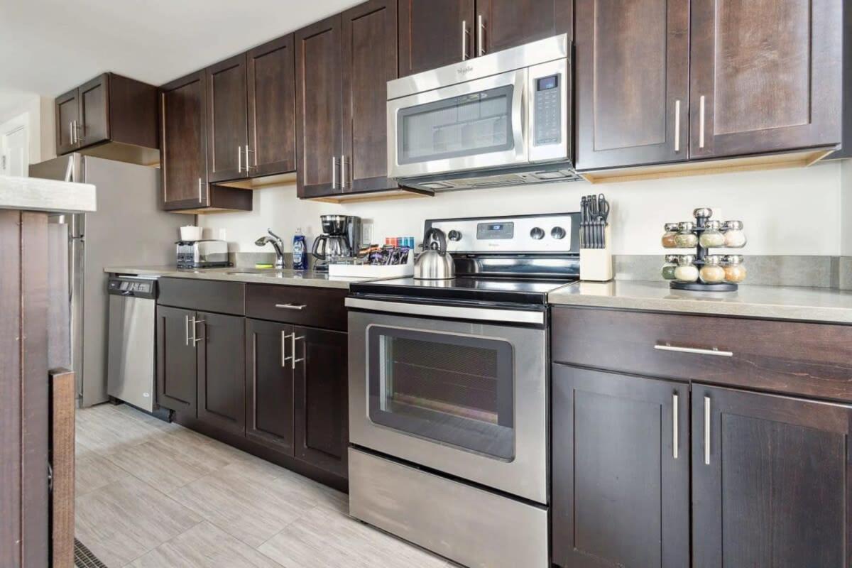 2br Downtown Luxury Getaway Apartment