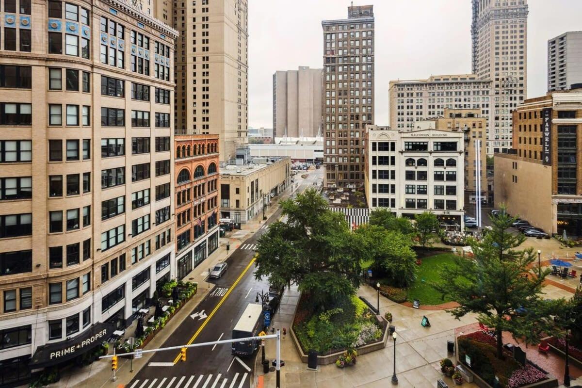 Apartment 2br Downtown Luxury Getaway Detroit