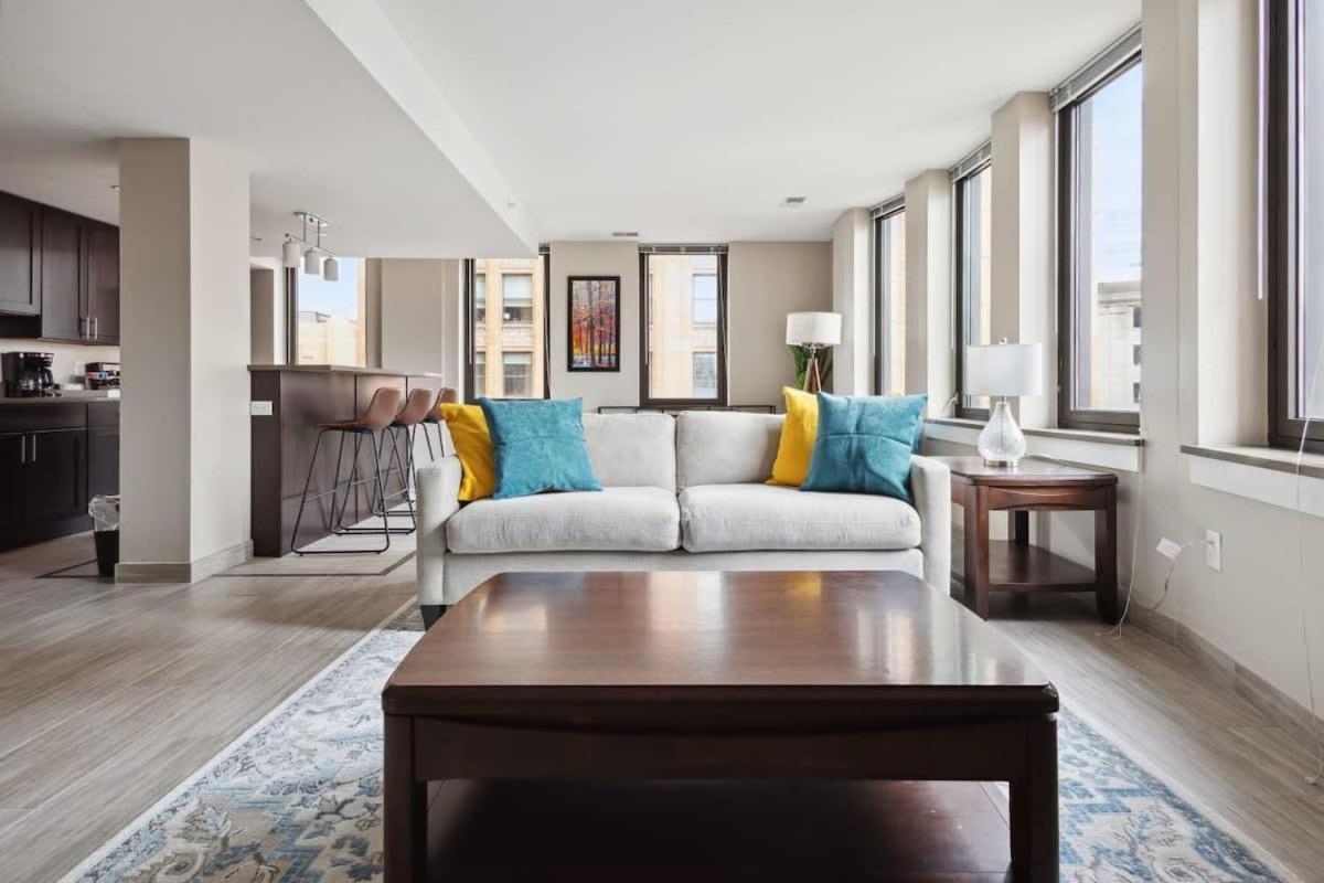 2br Downtown Luxury Getaway Apartment